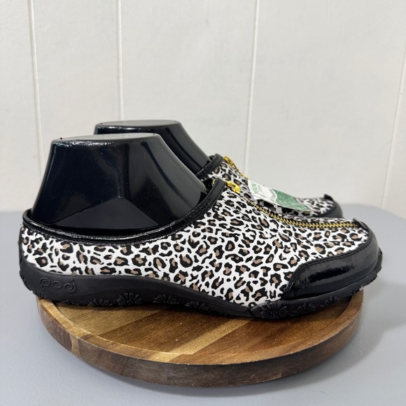 Poe by Baretraps Shoes - Poe by Baretraps Women's Kayla Slip On Mules Leopard Print Zipper Comfort Size 8